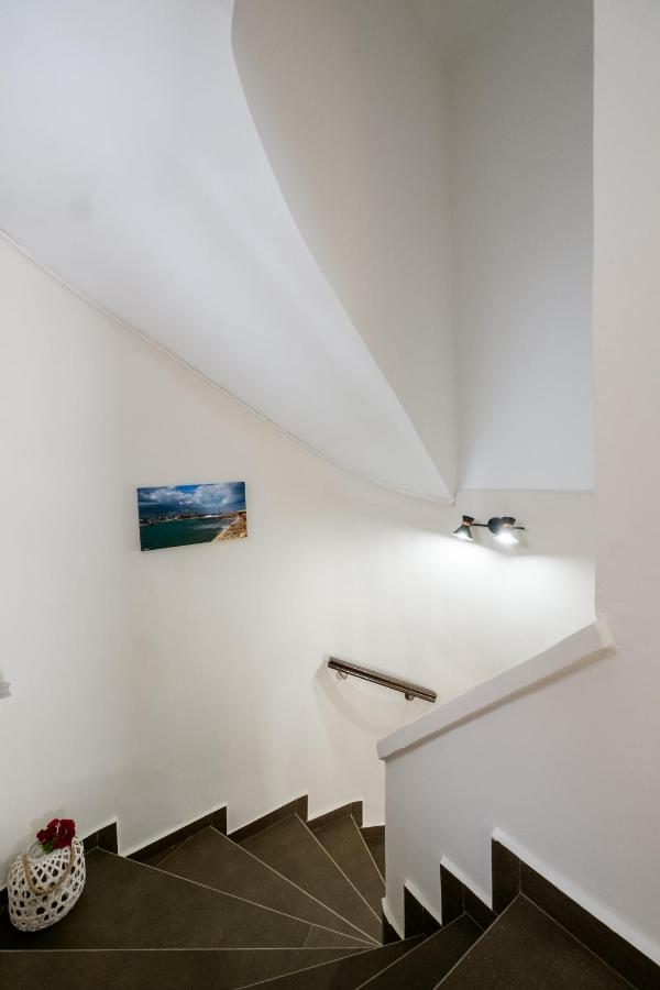 Home With Courtyard In Beating Heart Of Old Town! Hanya Dış mekan fotoğraf